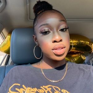 Meet your Posher, Eghonghon